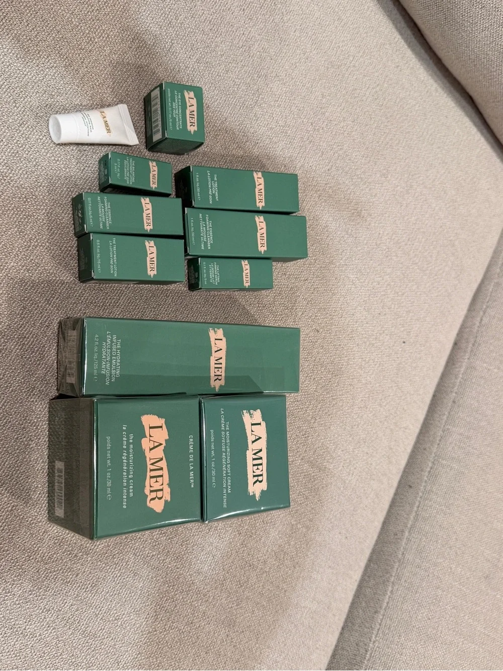 La Mer Green and Gold Luxury Skincare Set - Picture 2 of 3